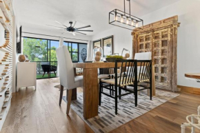 Newly REMODELED , 2 KINGS, POOL,RESTAURANT,TENNIS, 5 MINUTE DRIVE TO THE BEACH